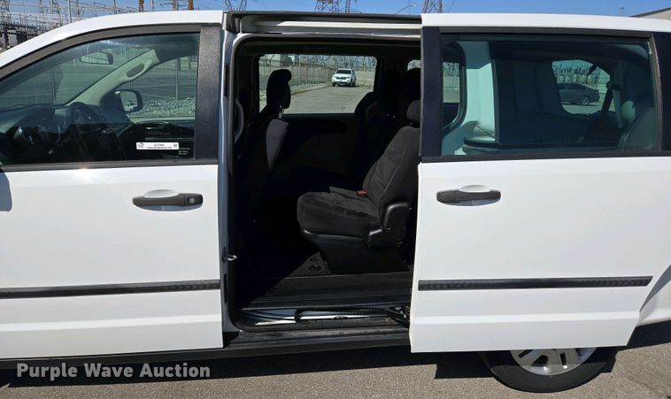 image for item EJ7462 2014 Dodge Grand Caravan van
