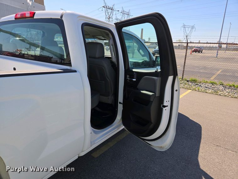 image for item EJ7463 2015 Chevrolet Silverado 1500 Double Cab pickup truck