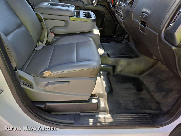 image for item EJ7464 2015 Chevrolet Silverado 1500 Double Cab pickup truck