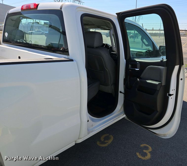 image for item EJ7464 2015 Chevrolet Silverado 1500 Double Cab pickup truck