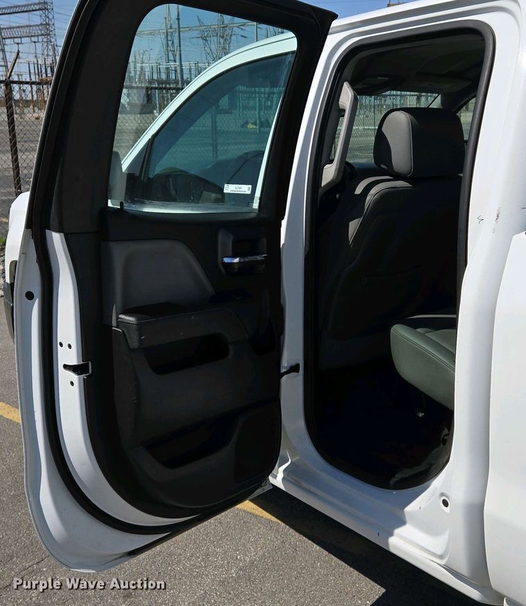 image for item EJ7464 2015 Chevrolet Silverado 1500 Double Cab pickup truck