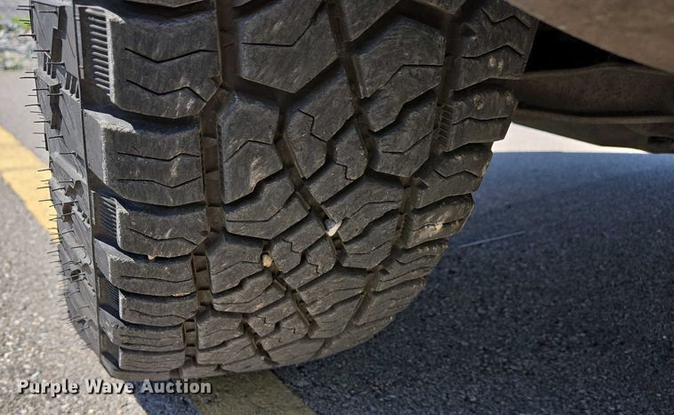 image for item EJ7464 2015 Chevrolet Silverado 1500 Double Cab pickup truck