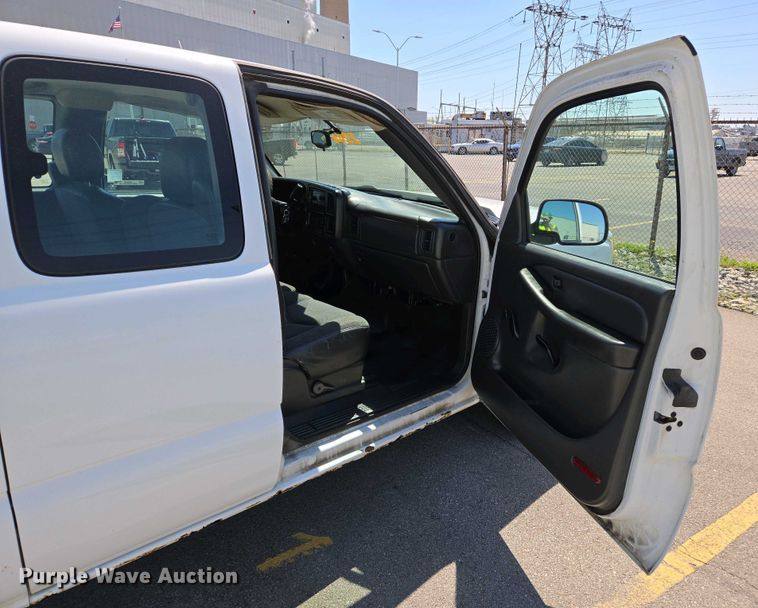 image for item EJ7466 2006 Chevrolet Silverado 1500 Ext. Cab pickup truck