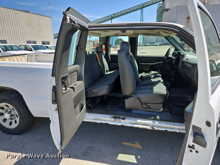 image for item EJ7466 2006 Chevrolet Silverado 1500 Ext. Cab pickup truck