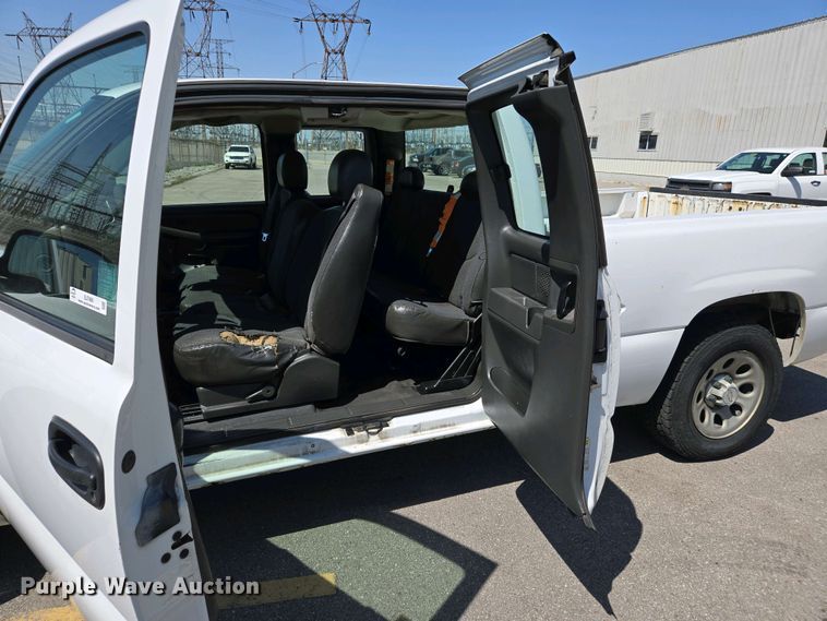 image for item EJ7466 2006 Chevrolet Silverado 1500 Ext. Cab pickup truck