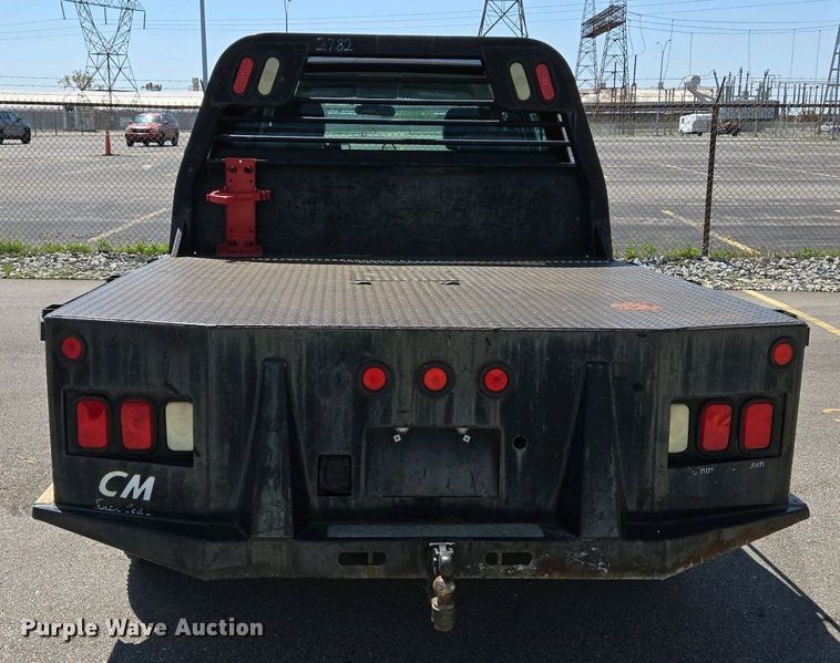 image for item EJ7467 2012 Chevrolet Silverado 2500HD Crew Cab flatbed pickup truck