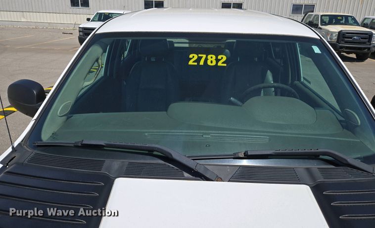 image for item EJ7467 2012 Chevrolet Silverado 2500HD Crew Cab flatbed pickup truck