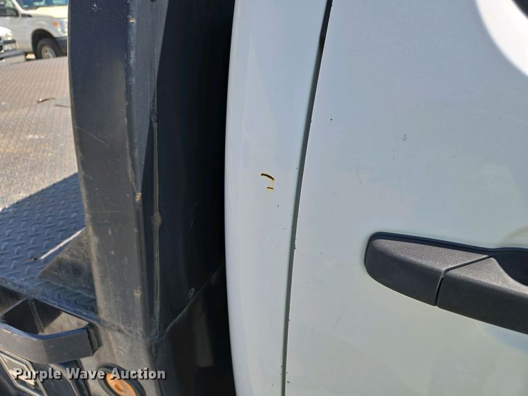 image for item EJ7467 2012 Chevrolet Silverado 2500HD Crew Cab flatbed pickup truck