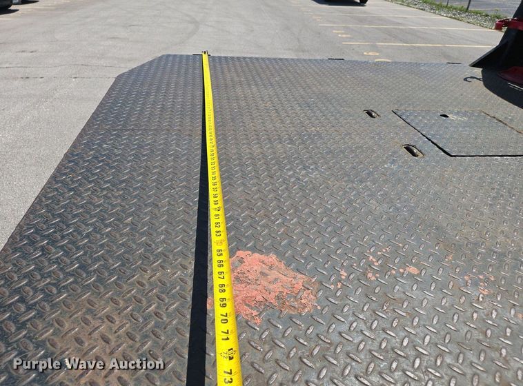 image for item EJ7467 2012 Chevrolet Silverado 2500HD Crew Cab flatbed pickup truck