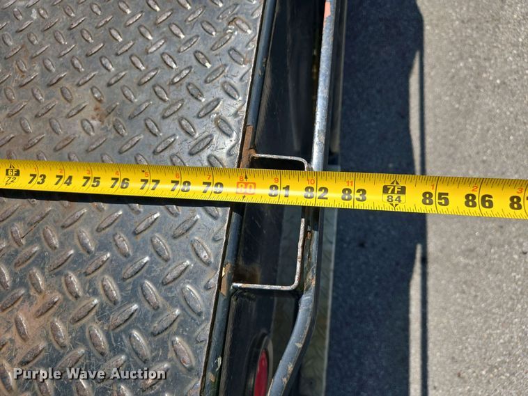 image for item EJ7467 2012 Chevrolet Silverado 2500HD Crew Cab flatbed pickup truck