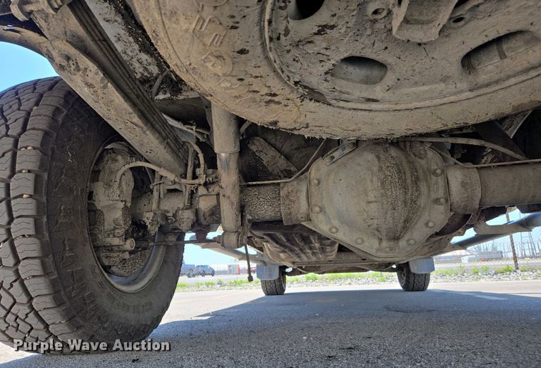 image for item EJ7467 2012 Chevrolet Silverado 2500HD Crew Cab flatbed pickup truck