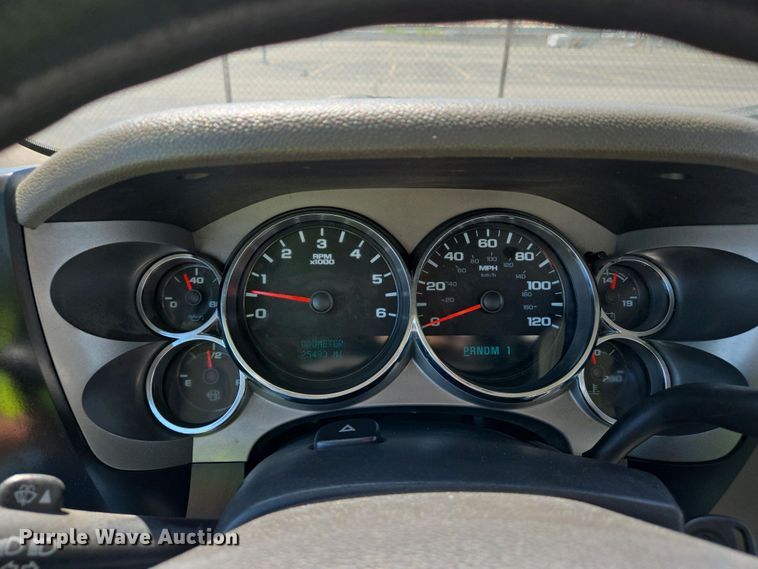 image for item EJ7467 2012 Chevrolet Silverado 2500HD Crew Cab flatbed pickup truck