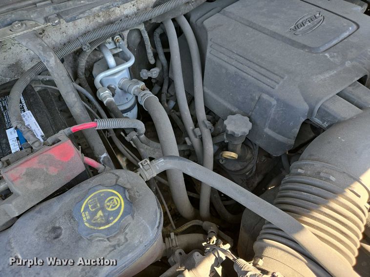 image for item EJ7467 2012 Chevrolet Silverado 2500HD Crew Cab flatbed pickup truck