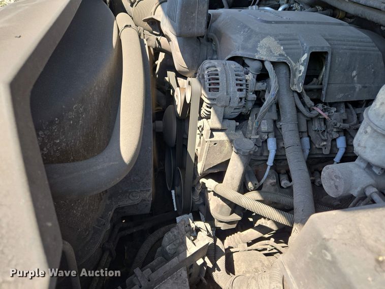 image for item EJ7467 2012 Chevrolet Silverado 2500HD Crew Cab flatbed pickup truck