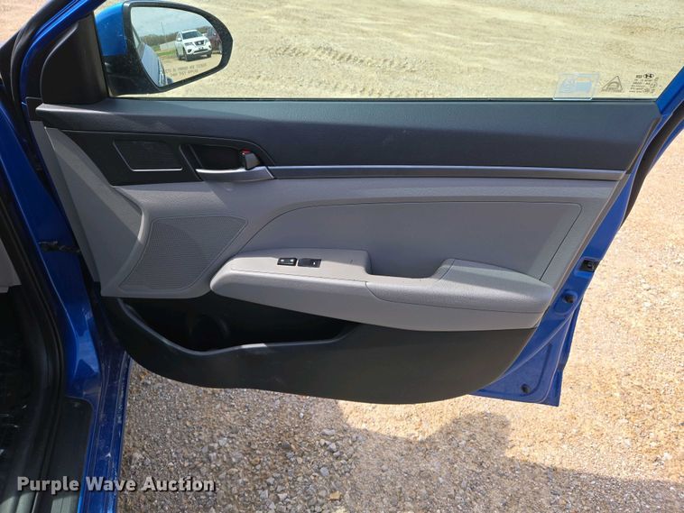 image for item EJ7486 2017 Hyundai Elantra SE 