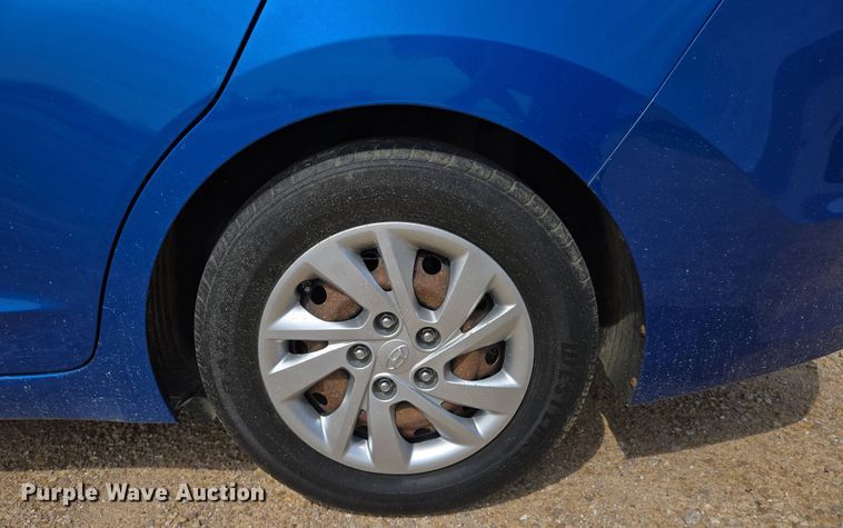 image for item EJ7486 2017 Hyundai Elantra SE 