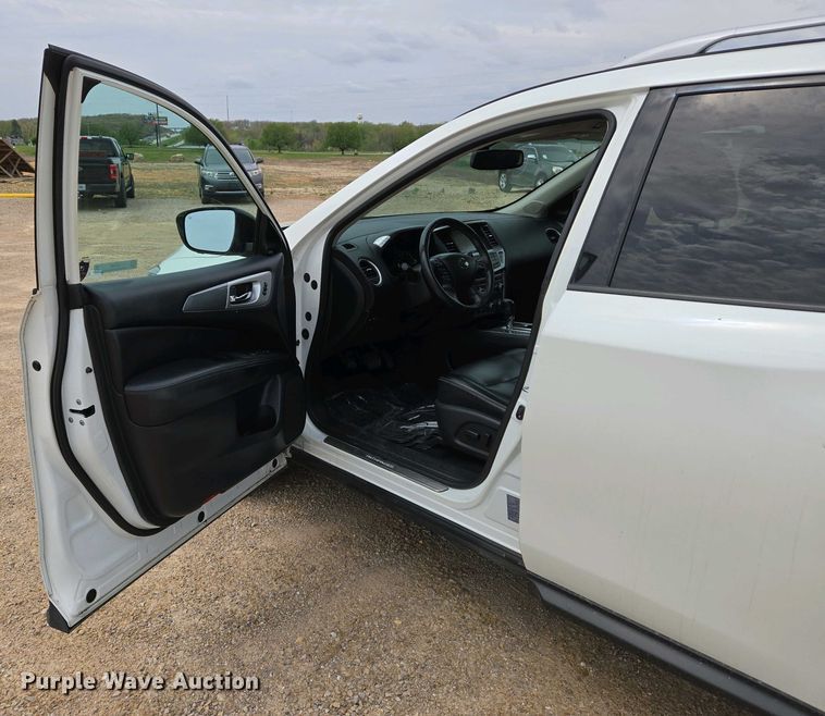 image for item EJ7487 2017 Nissan Pathfinder SUV