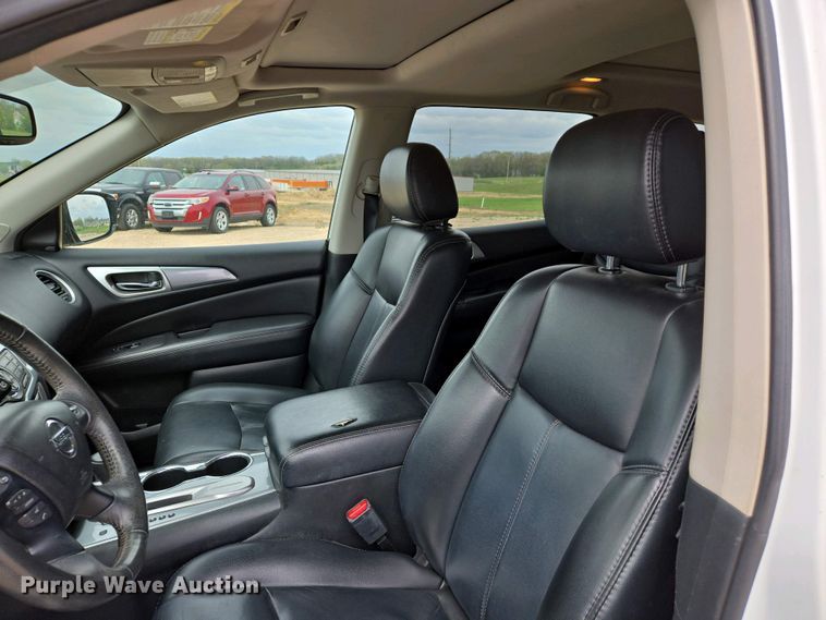 image for item EJ7487 2017 Nissan Pathfinder SUV