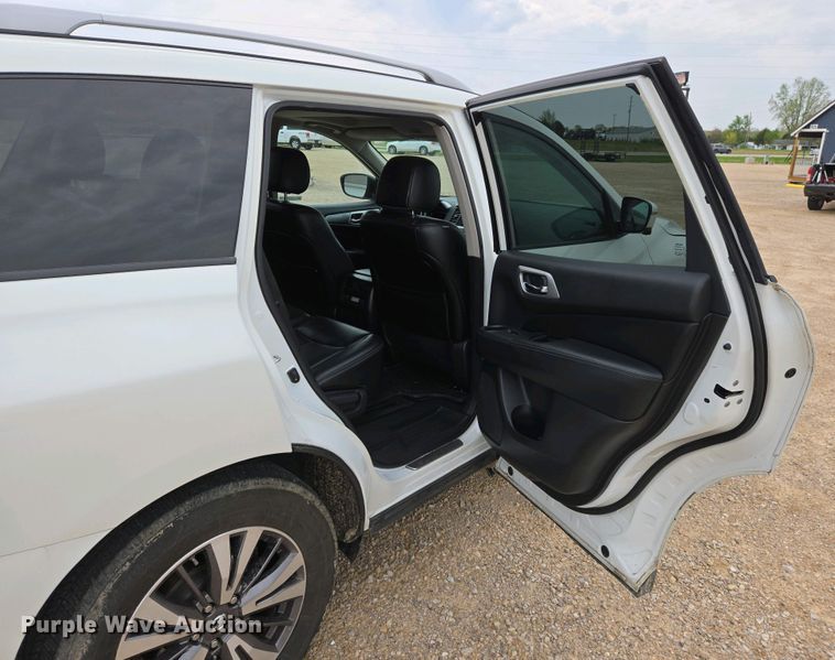 image for item EJ7487 2017 Nissan Pathfinder SUV