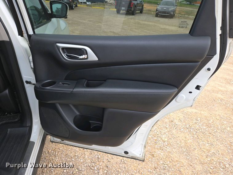 image for item EJ7487 2017 Nissan Pathfinder SUV