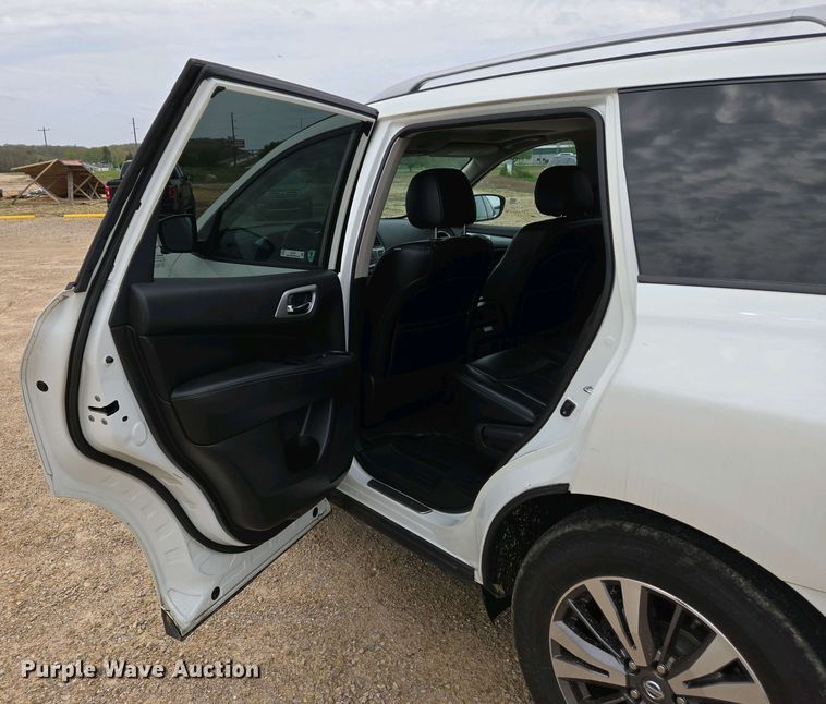 image for item EJ7487 2017 Nissan Pathfinder SUV