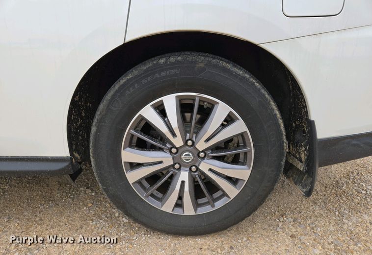 image for item EJ7487 2017 Nissan Pathfinder SUV