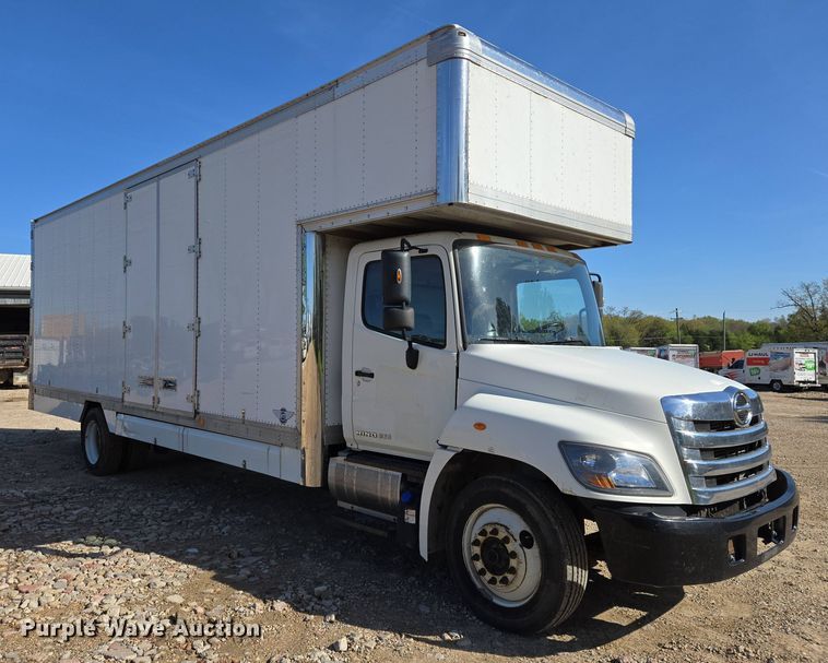 image for item EJ7495 2015 Hino 268 box truck