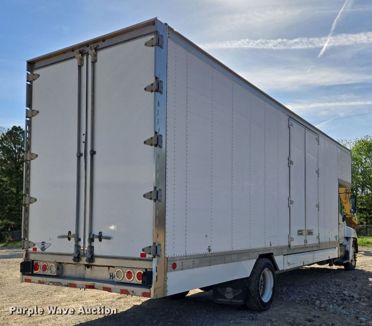 image for item EJ7495 2015 Hino 268 box truck