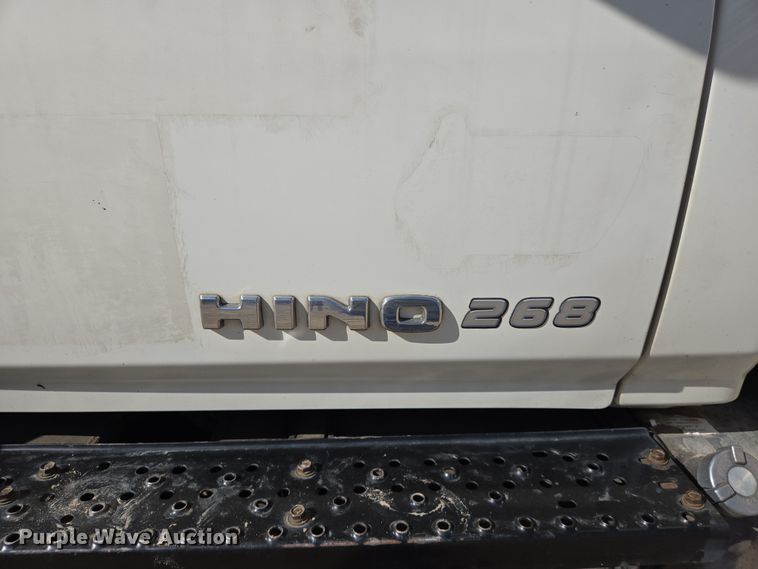 image for item EJ7495 2015 Hino 268 box truck