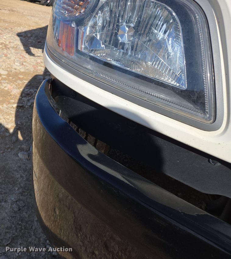 image for item EJ7495 2015 Hino 268 box truck