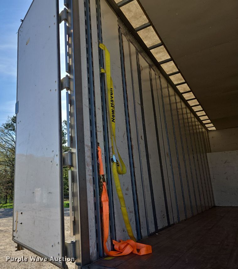 image for item EJ7495 2015 Hino 268 box truck