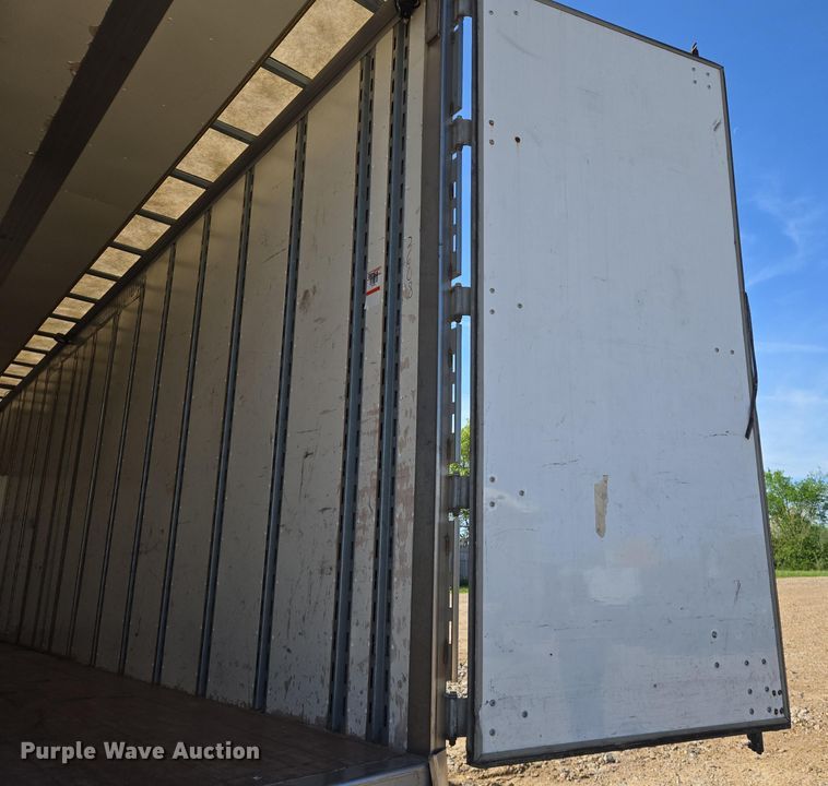 image for item EJ7495 2015 Hino 268 box truck