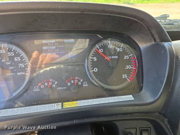 image for item EJ7495 2015 Hino 268 box truck