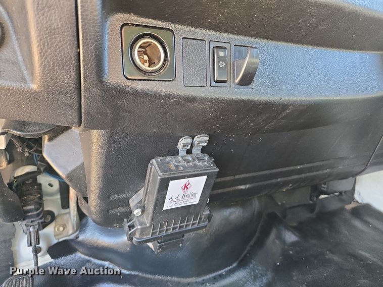 image for item EJ7495 2015 Hino 268 box truck