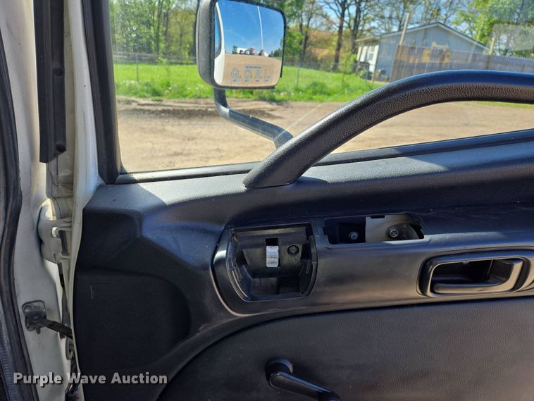 image for item EJ7495 2015 Hino 268 box truck