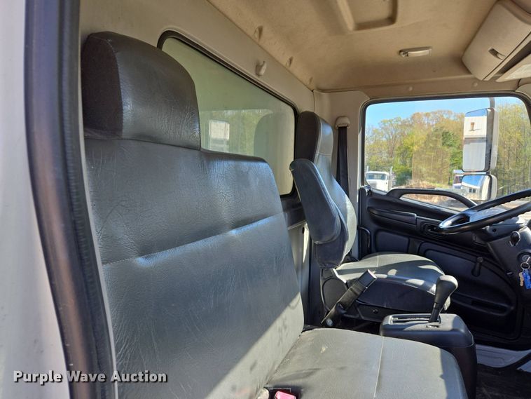 image for item EJ7495 2015 Hino 268 box truck