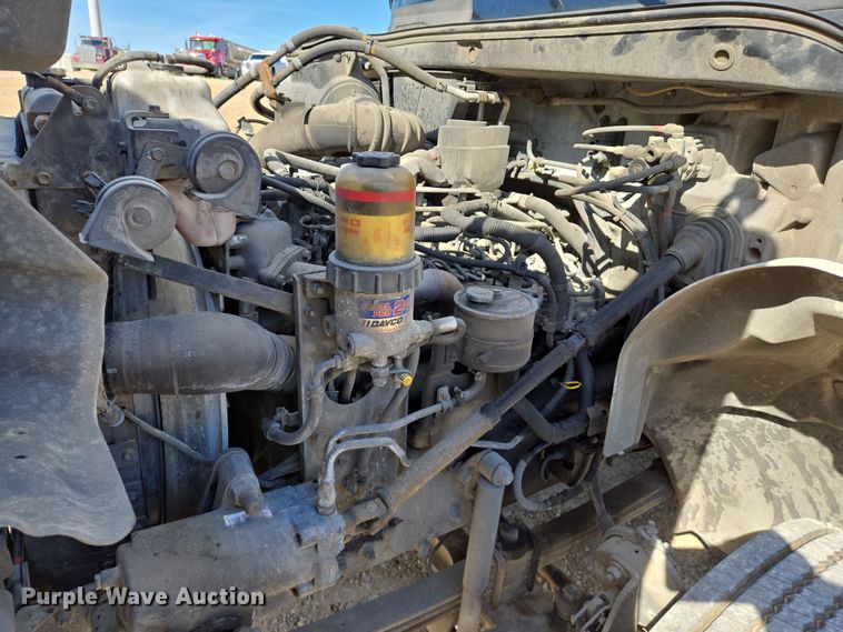 image for item EJ7495 2015 Hino 268 box truck