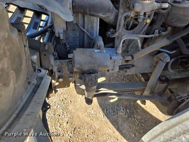 image for item EJ7495 2015 Hino 268 box truck