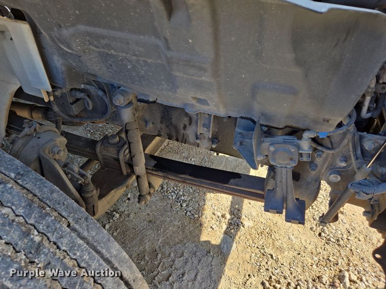 image for item EJ7495 2015 Hino 268 box truck