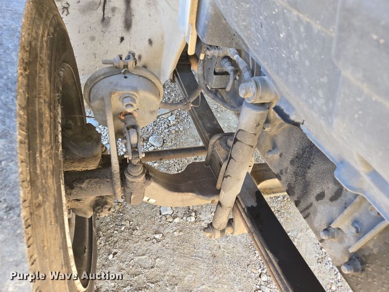 image for item EJ7495 2015 Hino 268 box truck