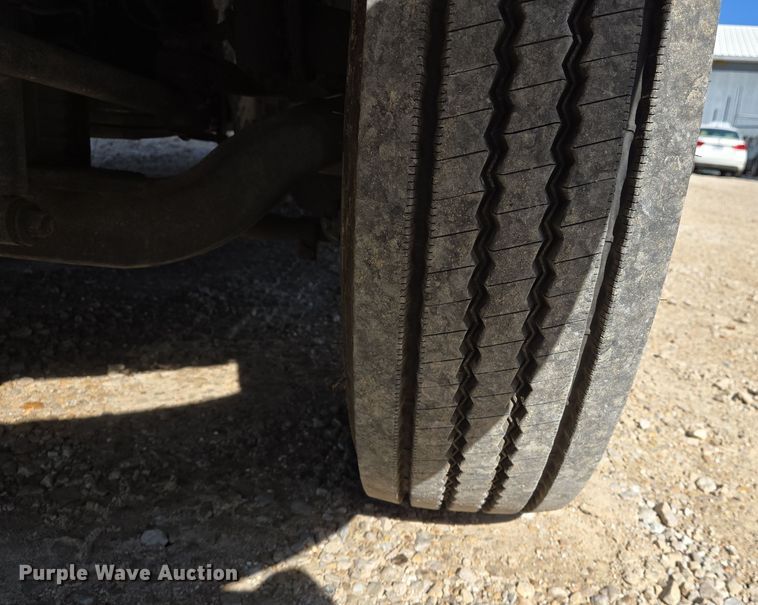 image for item EJ7495 2015 Hino 268 box truck