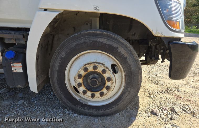 image for item EJ7495 2015 Hino 268 box truck