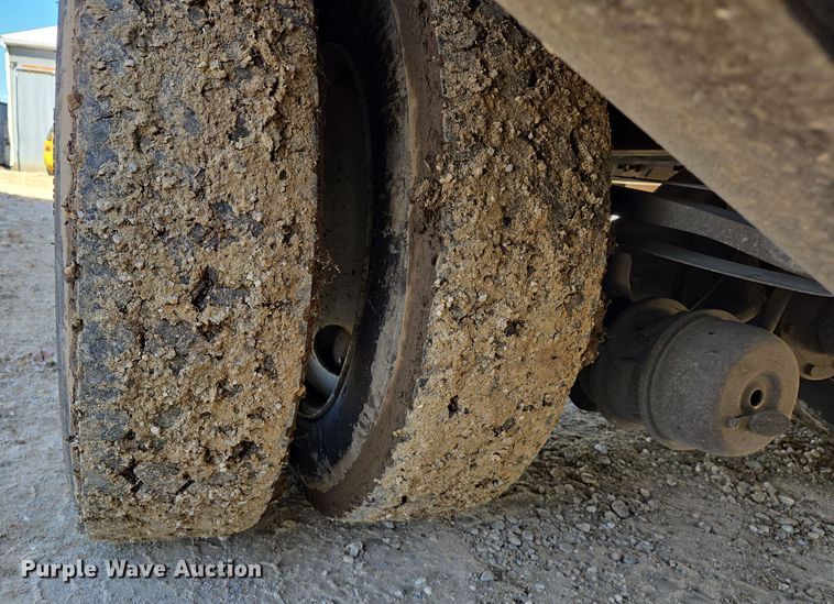 image for item EJ7495 2015 Hino 268 box truck