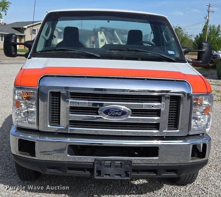 image for item EJ7509 2017 Ford E450 van cab and chassis