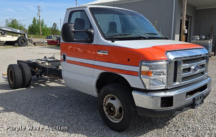 image for item EJ7509 2017 Ford E450 van cab and chassis
