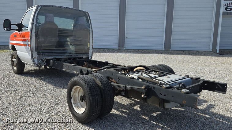 image for item EJ7509 2017 Ford E450 van cab and chassis