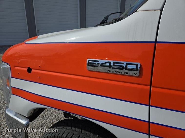 image for item EJ7509 2017 Ford E450 van cab and chassis