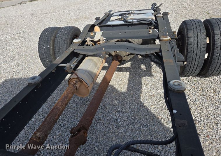 image for item EJ7509 2017 Ford E450 van cab and chassis