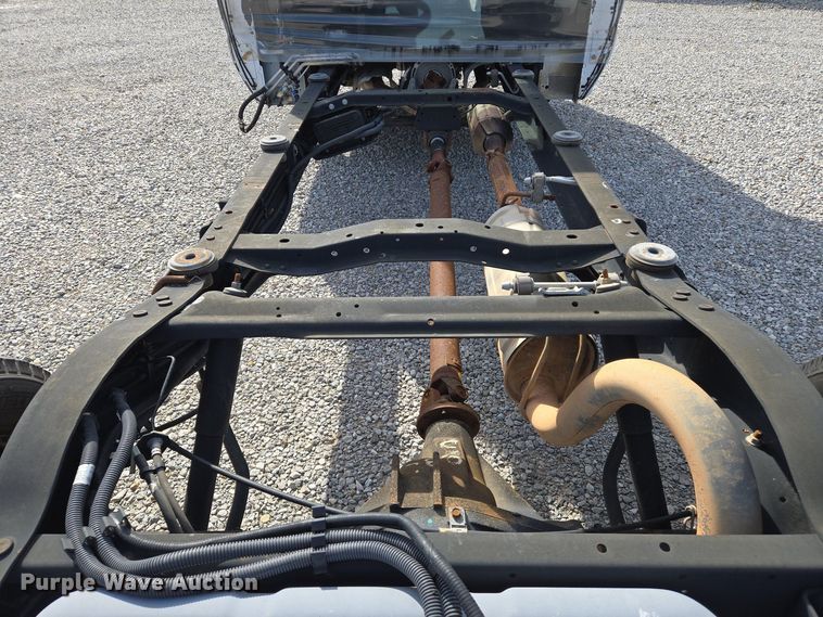 image for item EJ7509 2017 Ford E450 van cab and chassis