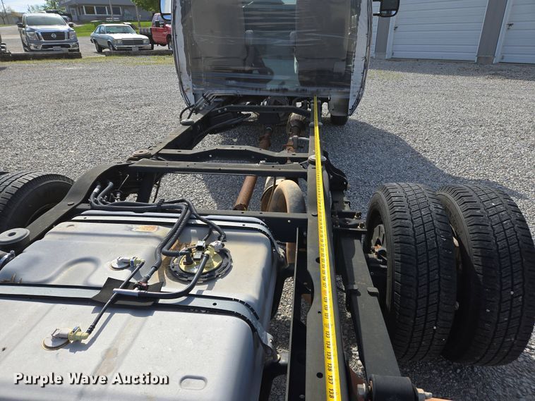 image for item EJ7509 2017 Ford E450 van cab and chassis